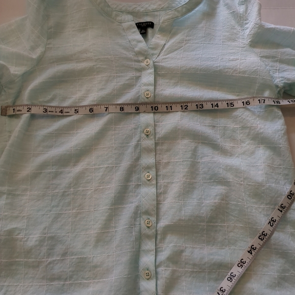 Talbots women's petite long sleeve button up blue and white blouse, size LP - Picture 10 of 11